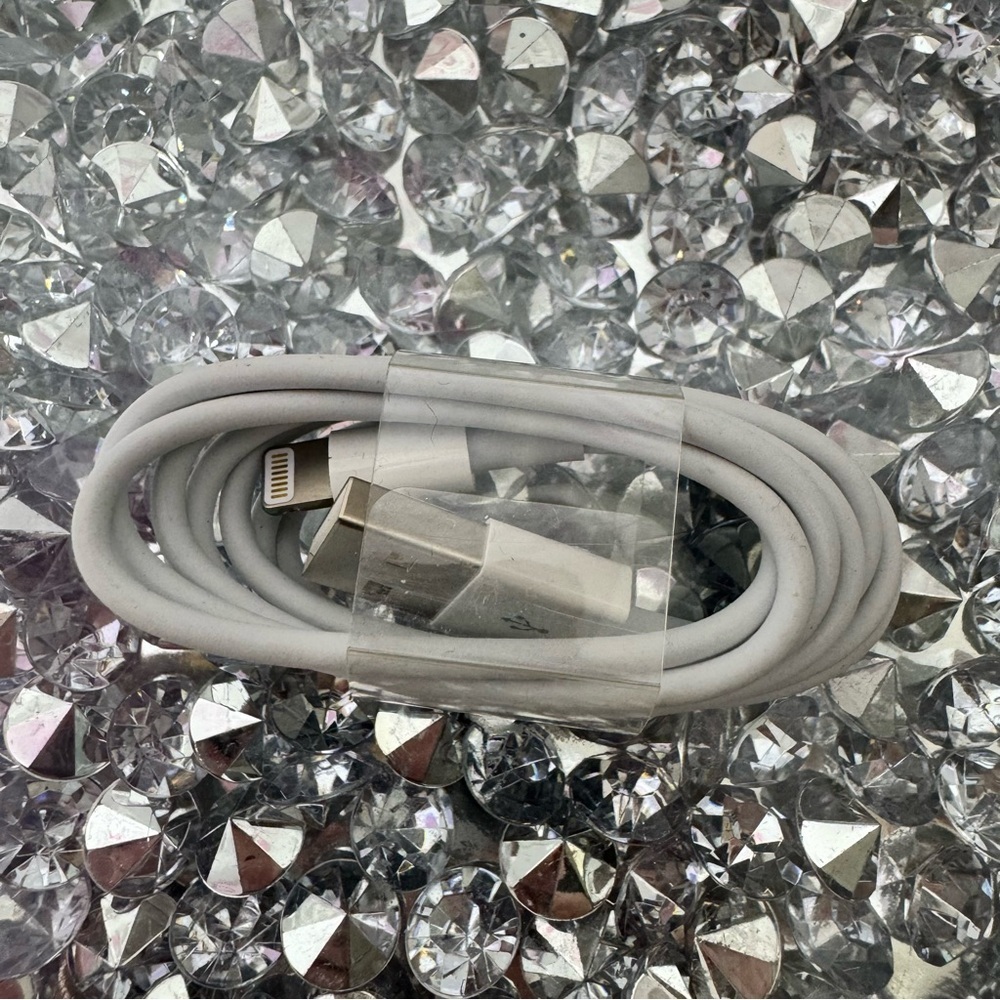 Apple usb iPhone White USB Charging Cable brand new sealed